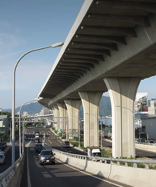 TRAFFIC 交通